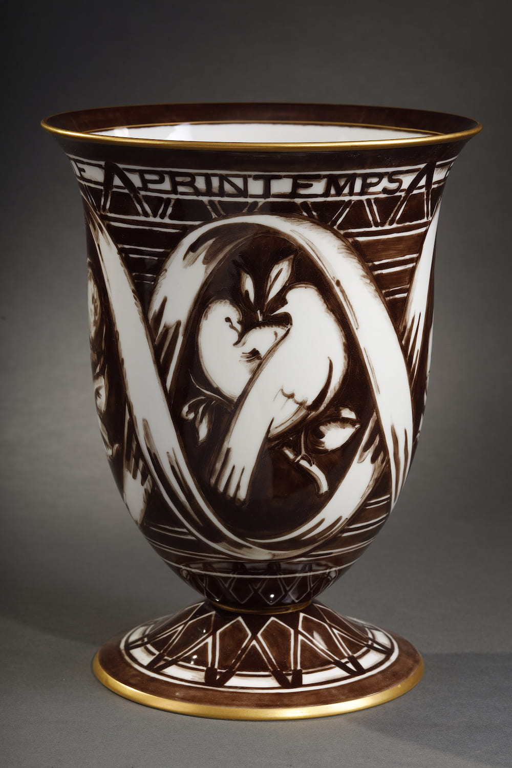 Vase "Les quatre saisons" Porcelaine émaillée France, Sèvres Louis Süe (1875-1968) Adrien Leduc (a. 1919-1964) Manufacture Nationale de SÈVRES (1740- présent)