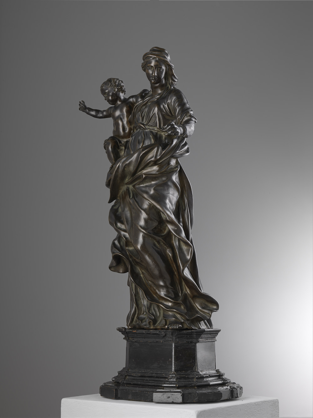 Alessandro Algardi, (Bologne 1598- Rome 1654), Vierge à l'enfant, Bronze, h. 48 cm