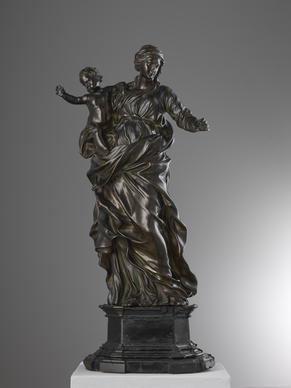 Alessandro Algardi, (Bologne 1598- Rome 1654), Vierge à l'enfant, Bronze, h. 48 cm