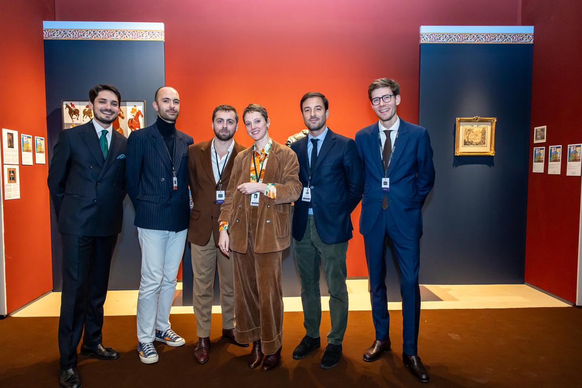 FAB PARIS 2023 "The 5 young talents" and the scenographer Victor Cadène, who created the presentation space for their works. From left to right: Louis Barand, Victor Cadène, Rémi Chiappone, Marianne Paunet, Nicolas Fournery, Paul-Antoine Richet Coulon.